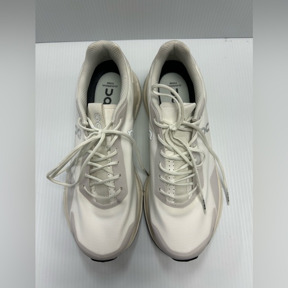 Mens On Running Cloudnova Form White Low Top Sneaker Everyday/Travel Cushion 8.5 - Picture 2 of 13